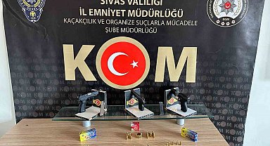 Sivas merkezli 4 ilde kaçak silah operasyonu: 2 tutuklama