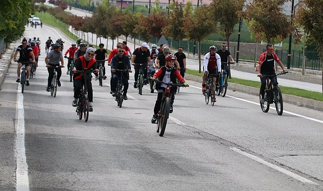 Sivas'ta bisiklet severler pedal çevirdi
