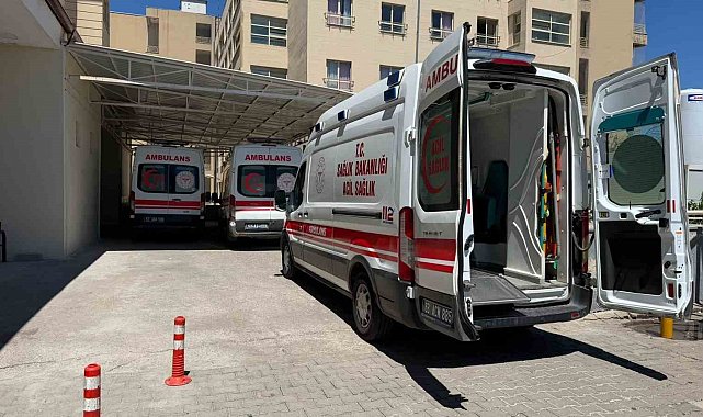 Siverek'te traktör altında kalan biri çocuk, 2 kişi yaralandı