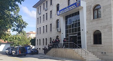 Sosyal medyada bomba yapımı içerikli paylaşımlar yapan şüphelilere operasyon: 9 gözaltı