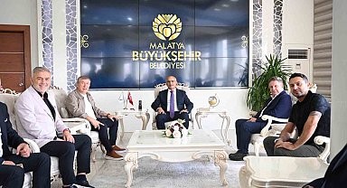 Spor dünyasının ünlü isimlerinden Başkan Er'e övgü