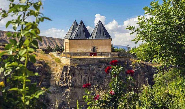 Sultan Melik Türbesi, Mengücekli tarihine ışık tutuyor