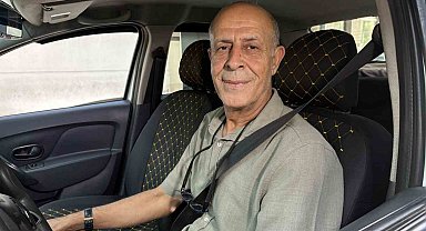 Taksici, kalp krizi şüphesiyle fenalaşan yolcusunu polis eşliğinde hastaneye yetiştirdi