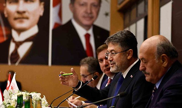 Tarım ve Orman Bakanı Yumaklı Erzincan'da çeşitli temaslarda bulundu