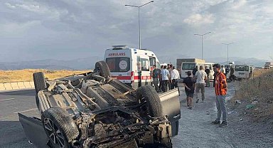 Tatvan'da zincirleme trafik kazası: 1 yaralı