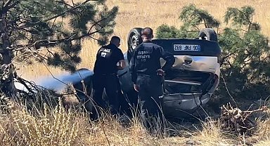 Tavşanlı'da trafik kazasında takla atan otomobilden yara almadan kurtuldu