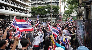 Tayland'da İsrail Büyükelçiliği önünde protesto düzenlendi