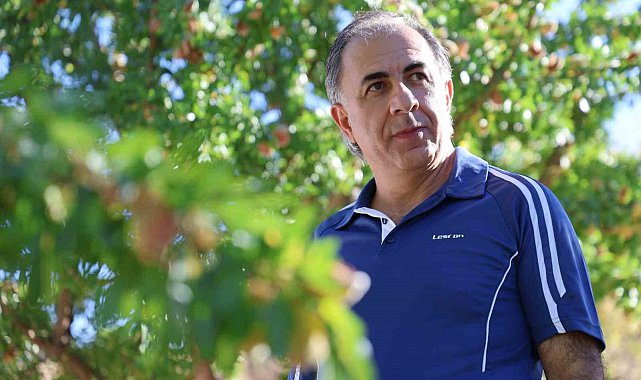 Tekstil Mühendisi, arpa tarlasını 9 yılda Fransız badem bahçesine dönüştürdü