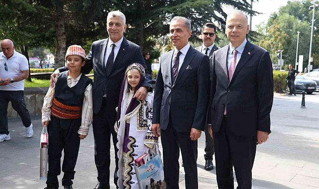 Ticaret Bakanı Prof. Dr. Ömer Bolat: "Türkiye zorlu şartlara rağmen ekonomisini büyütmeye devam ediyor"