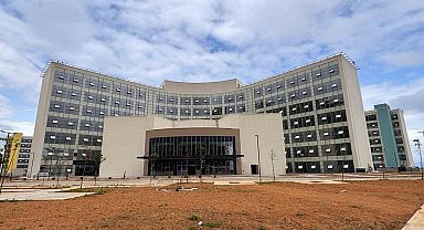 Trabzon Şehir Hastanesi'nin hizmete girişi için geri sayım başladı