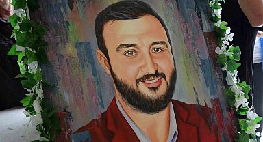 Trafik kazasında hayatını kaybeden Gazeteci Dursun Biran Yılmaz, evlilik yıl dönümünde toprağa verildi
