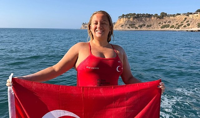 Türk yüzücü Ece Demir, Amerika'da tarihe geçti