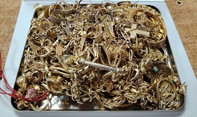 Türkiye'ye sokulmak istenen 708 gram kaçak altın komşuya takıldı