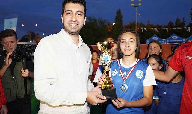 Tuzla'da Yaz Spor Okulları coşkuyla tamamlandı