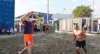 Ünlü plaj voleybolcuları, Alanya'nın spor turizmi elçileri oldu
