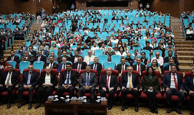Uşak'ta 'Timsal Karabekir ile Tarihin Kalbine Yolculuk' söyleşisi