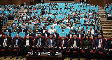 Uşak'ta 'Timsal Karabekir ile Tarihin Kalbine Yolculuk' söyleşisi