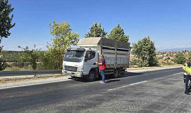 Uşak'ta hayvan hastalıklarına karşı yol kontrolleri sürüyor