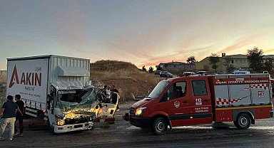 Uşak'ta itfaiye aracı ile kamyon çarpıştı: 1 ölü, 2 yaralı