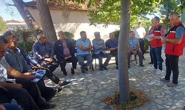 Uşak'ta tarım ekipleri üreticilerle bir araya geliyor