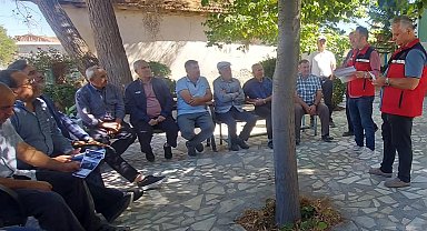 Uşak'ta tarım ekipleri üreticilerle bir araya geliyor