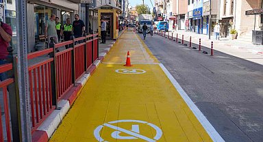 Uşak'ta yol çizgileri yenileniyor