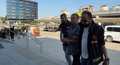 Üzerine çöp poşeti geçirip küçükbaş hayvanlarını şikayet eden ailenin otomobilini kundakladı