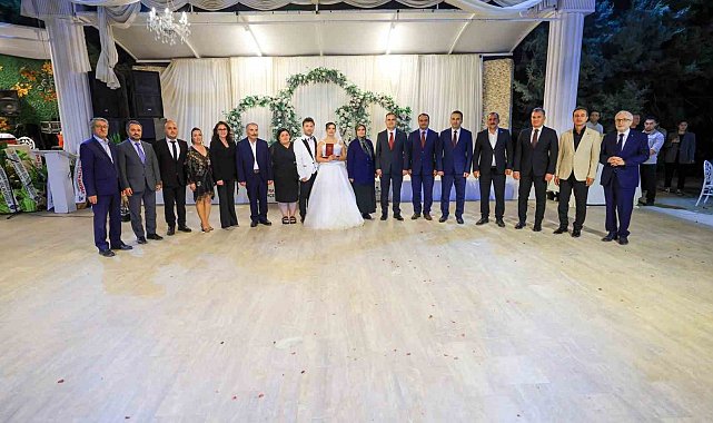 Vali Akbıyık, şehit ailesinin mutlu gününde nikâh şahidi oldu