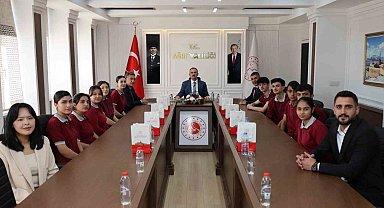 Vali Bozkurt öğrencilerle bir araya geldi
