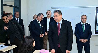 Vali Dr. Erdinç Yılmaz lise öğrencileriyle bir araya geldi