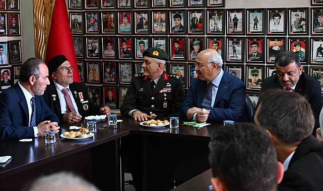 Vali Köşger: "Huzur ve refahı gazilerimize borçluyuz"