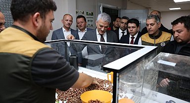 Vali Makas Çilimli'de TMO fındık alım merkezini inceledi
