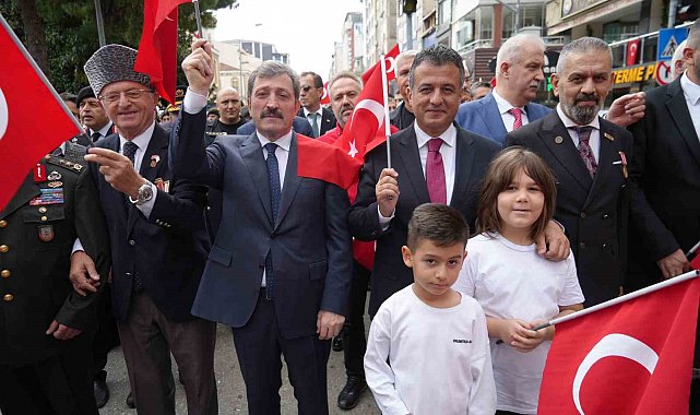 Vali Tavlı: "Gazi milletimiz, istiklaline ve istikbaline yönelen tüm tehditlere karşı koyacaktır"