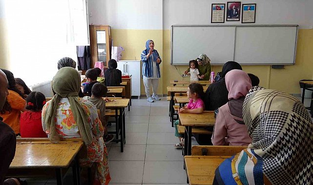 Van'da minik öğrenciler okul heyecanı yaşadı