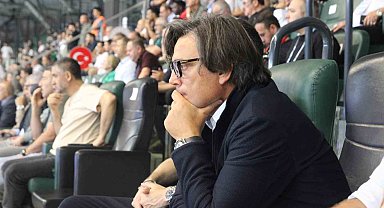 Vincenzo Montella, Kocaelispor-Samsunspor maçını tribünden takip ediyor