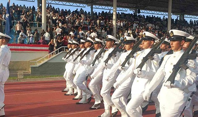 Yalova'da 456 deniz astsubayının mezuniyet coşkusu