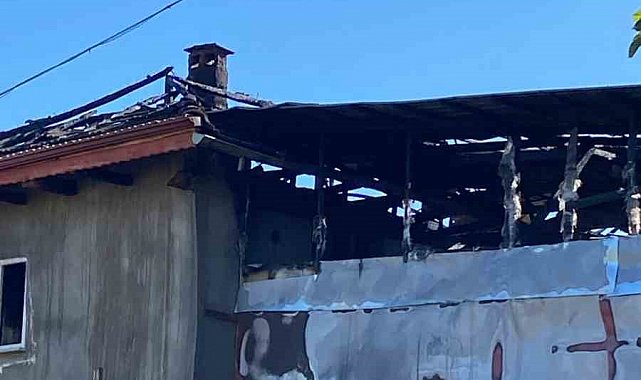 Yalvaç'ta iki ahşap ev yangında kullanılamaz hale geldi