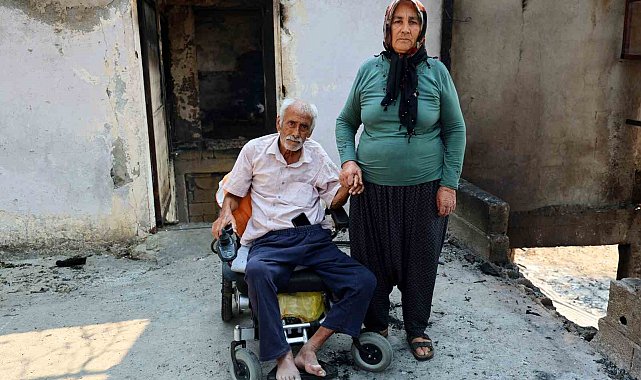Yangında evleri küle dönen yaşlı çift: "Bütün hatıralarım yandı"