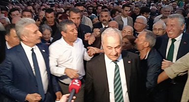 Yeni Parti Genel Başkanı Özel'in söylediklerinden çok yaptığı hareketler ve girdiği diyaloglar ses getirdi
