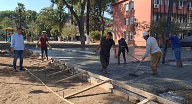 Yenipazar'da spor alanı ve cadde çalışmaları sürüyor