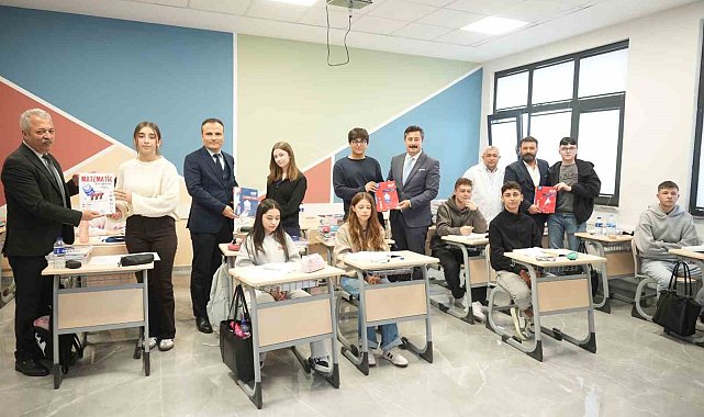 Yenişehir'de üniversite adaylarına 3 bin kitap desteği