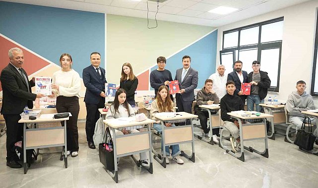 Yenişehir'de üniversite adaylarına 3 bin kitap desteği