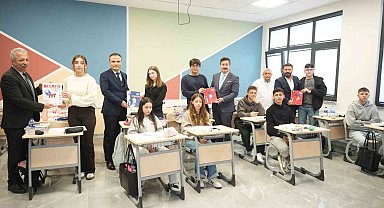 Yenişehir'de üniversite adaylarına 3 bin kitap desteği