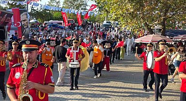Yeşilçomlu Kavun Festivali bölge üreticisine pazar oluşturuyor