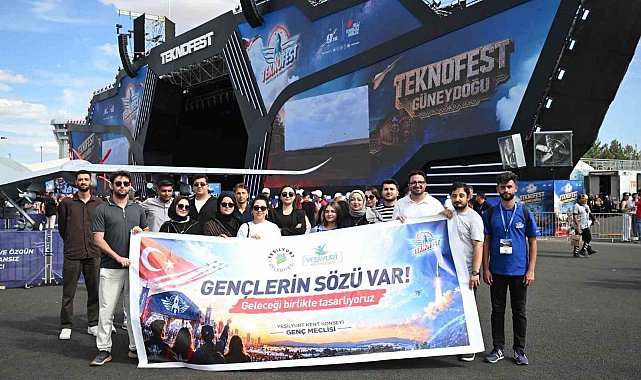 Yeşilyurt Belediyesi'nden gençlere TEKNOFEST gezisi