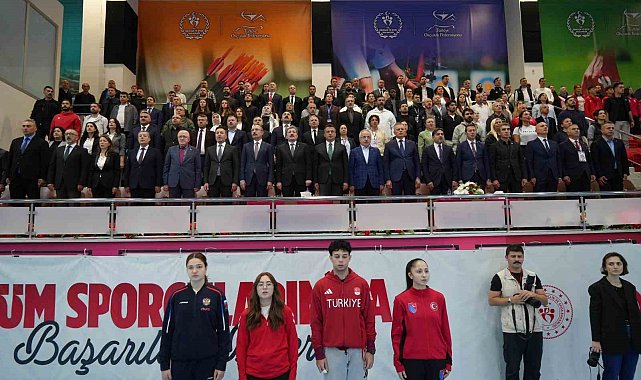 Yıldızlar ve Gençler Flöre Dünya Kupası açılış seremonisi yapıldı