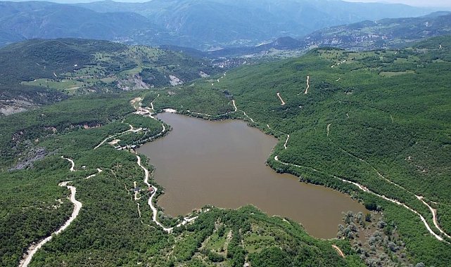 Yıllar sonra tam doluluğa ulaşan Artova Barajı vatandaşların uğrak noktası oldu