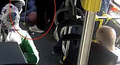 Yolcu fenalaştı, otobüs güzergah değiştirdi