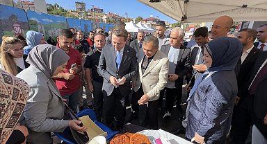Yüksekova'da kadın kursiyerlerin el emekleri sergilendi