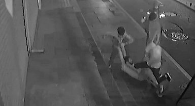 Zeytinburnu'nda abisiyle tartışan adam yeğenlerinin çekiçli sopalı saldırısına uğradı